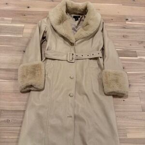 House of Harlow cream faux fur trench coat with belt Sz XS  #trenchcoat #fauxfur